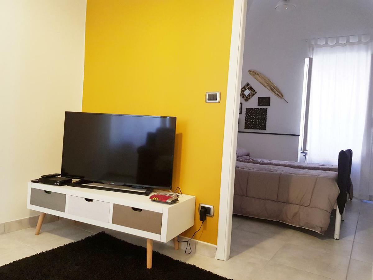 Modern Flat With Panoramic Terrace In Zuccarello Lägenhet Exteriör bild