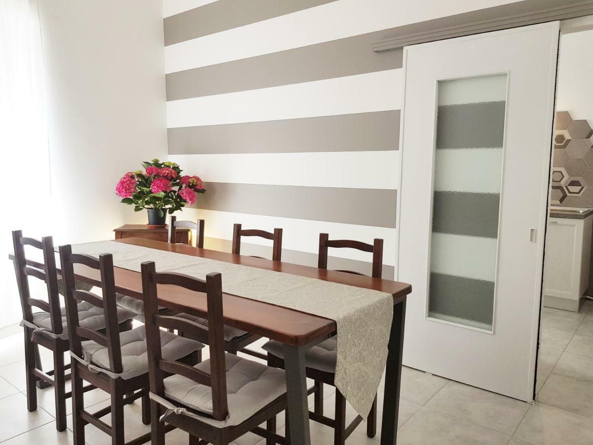Modern Flat With Panoramic Terrace In Zuccarello Lägenhet Exteriör bild
